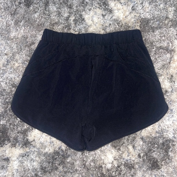 (Sweaty Betty) track and field 3.5 in short - Picture 5 of 7